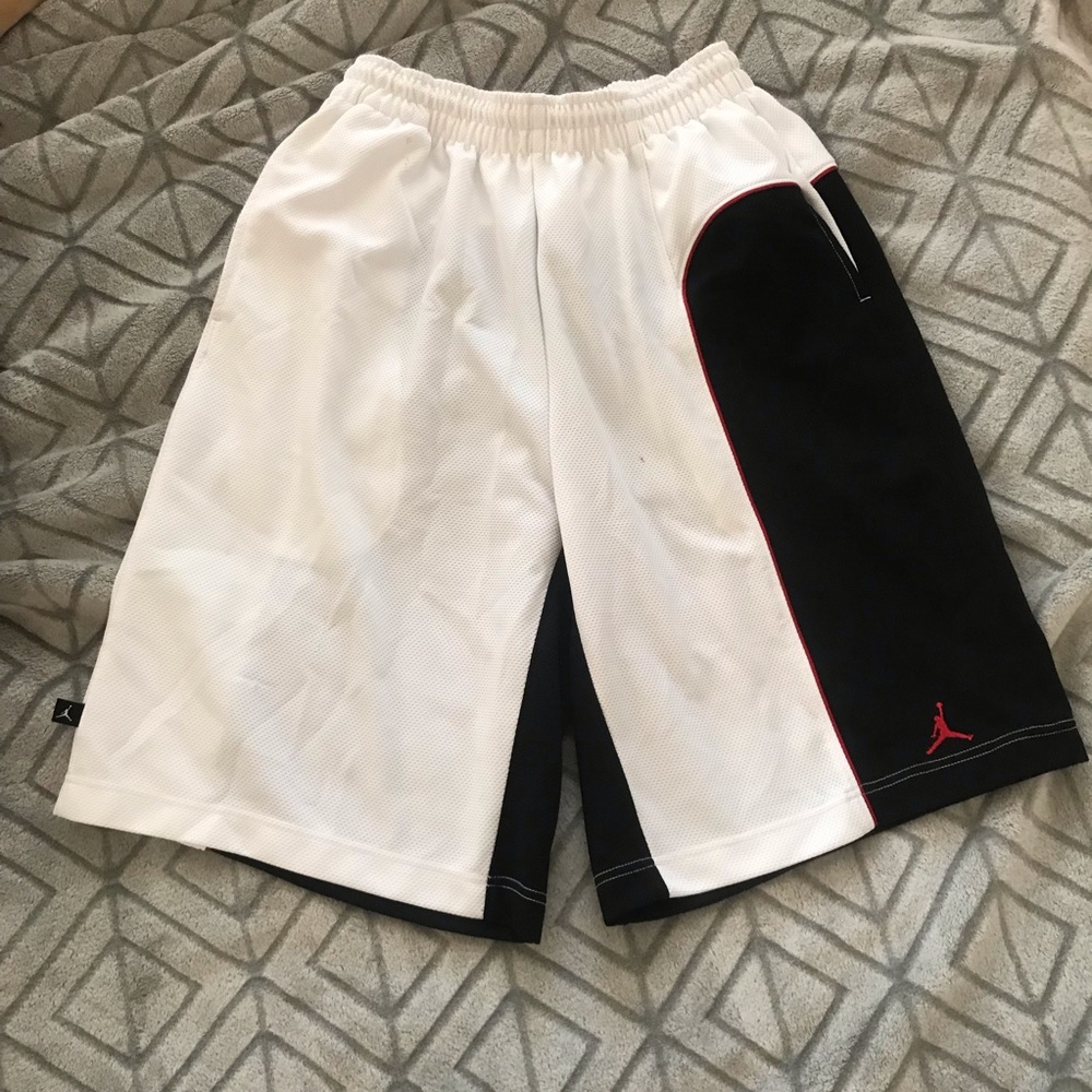 JORDAN mens black and white basketball shorts